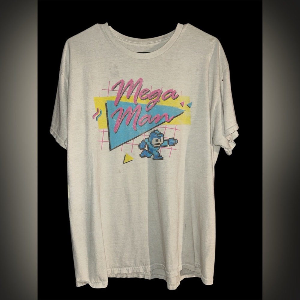 Retro Mega Man Graphic Tee 80s Style Capcom Gaming Brisco size Large